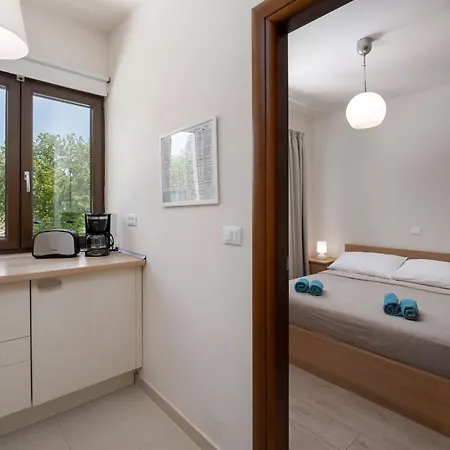 Apartment Mala 3 Mit Pool Und Whirlpool *